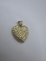 Metszett pufi szív arany medál