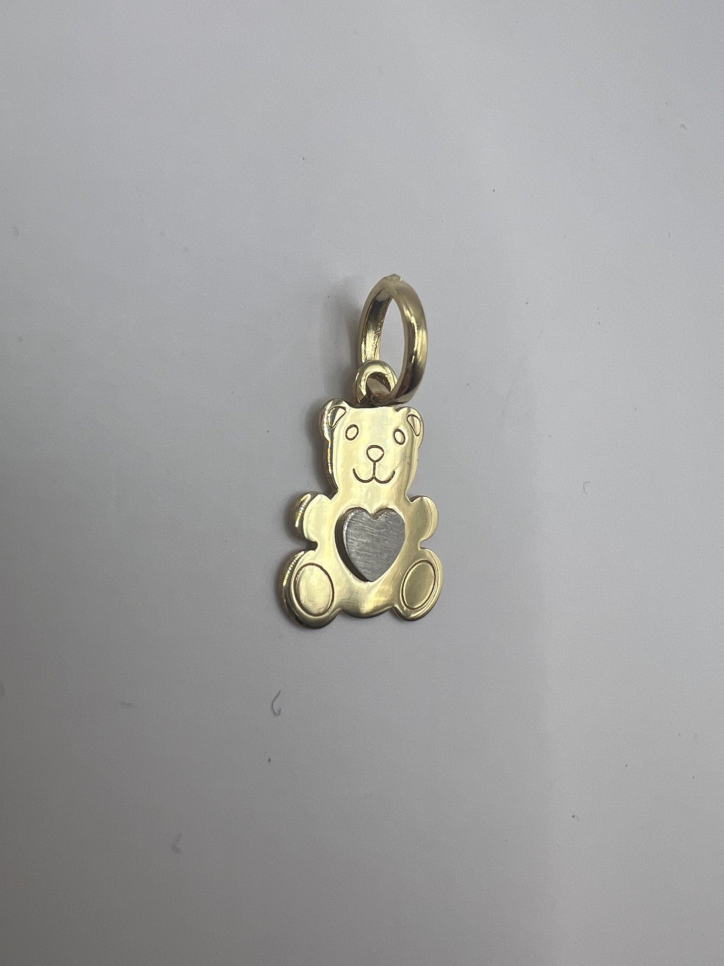 Szivecskés maci alakú arany medál