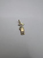 Golfütő alakú arany medál