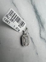 Smaragd csiszolású téglalap alakú cirkónia köves fehérarany medál