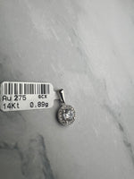 Kerek alakú, karmos foglalatban cirkónia köves fehérarany medál