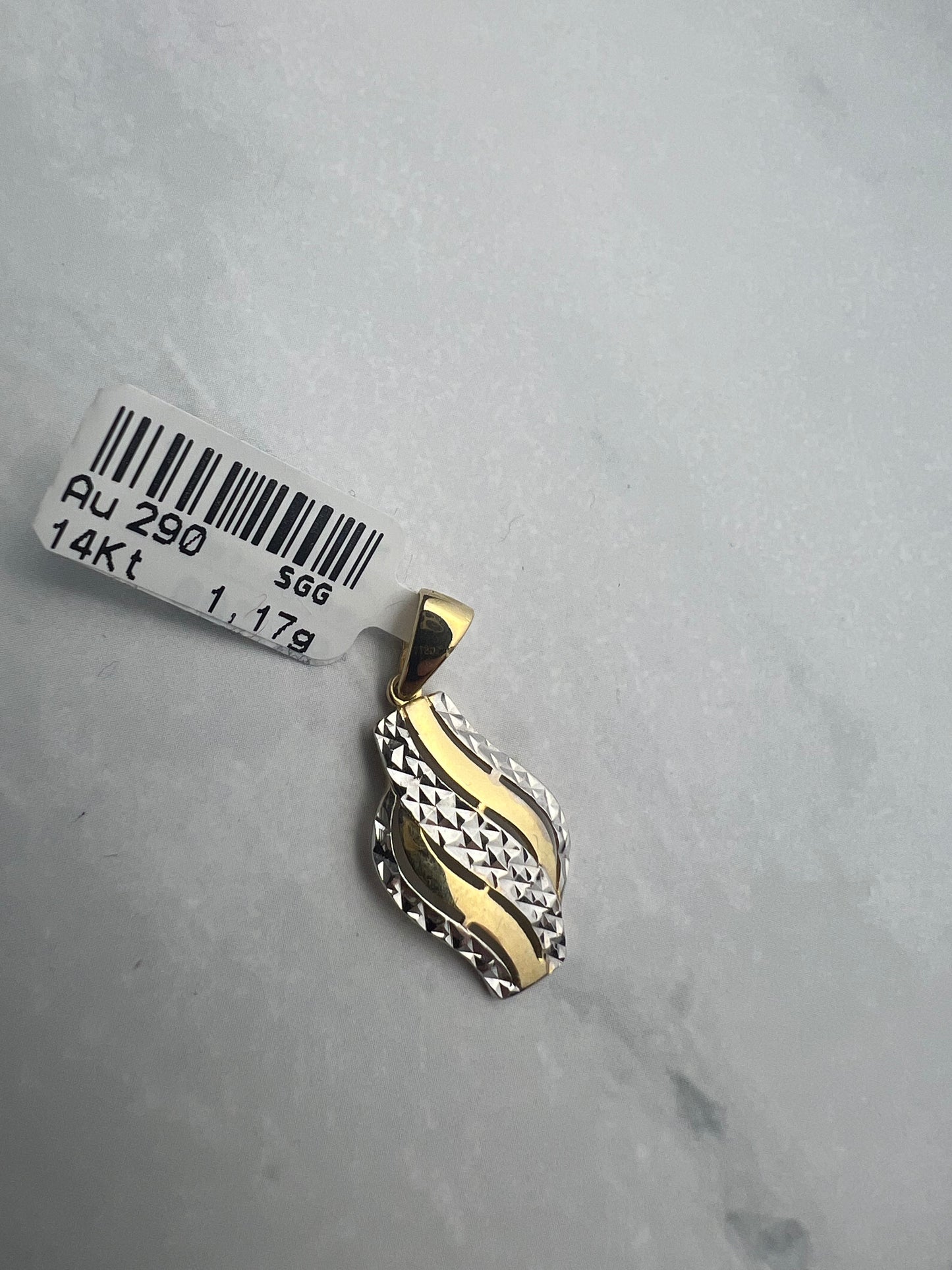 Különleges fazonú bicolor arany medál