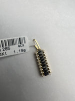 Téglalap alakú fekete és fehér cirkónia kövekkel díszített arany medál