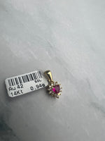 Szives arany medál ciklámen és fehér színü cirkónia kövekkel