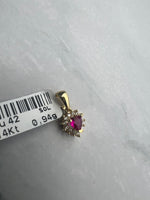 Szives arany medál ciklámen és fehér színü cirkónia kövekkel