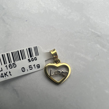 Szív arany medál belül love felirattal