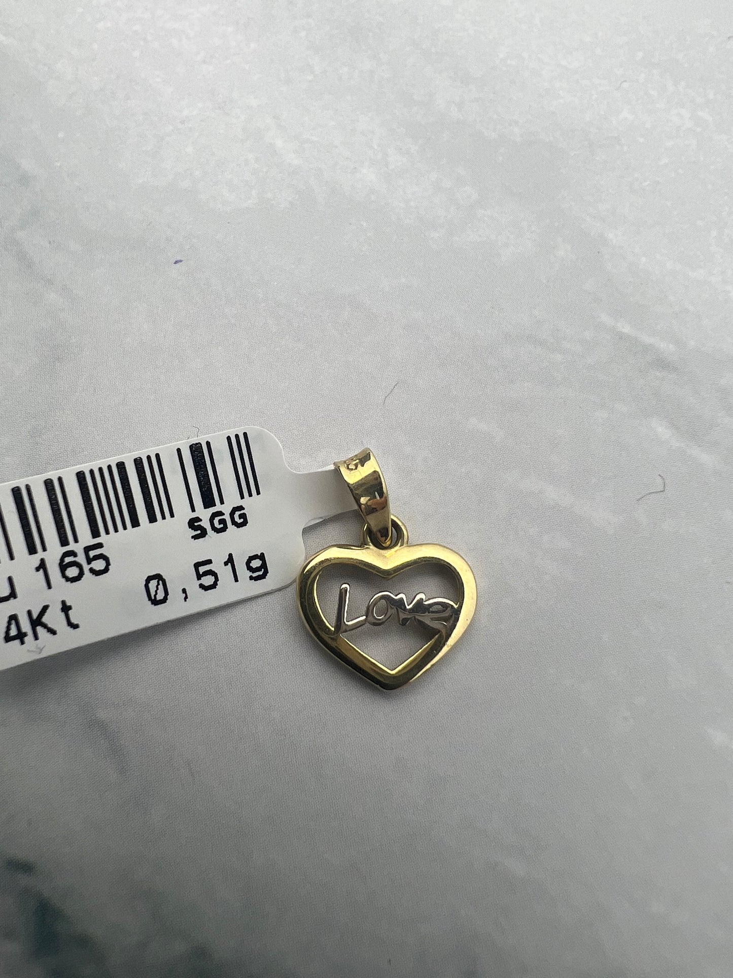 Szív arany medál belül love felirattal