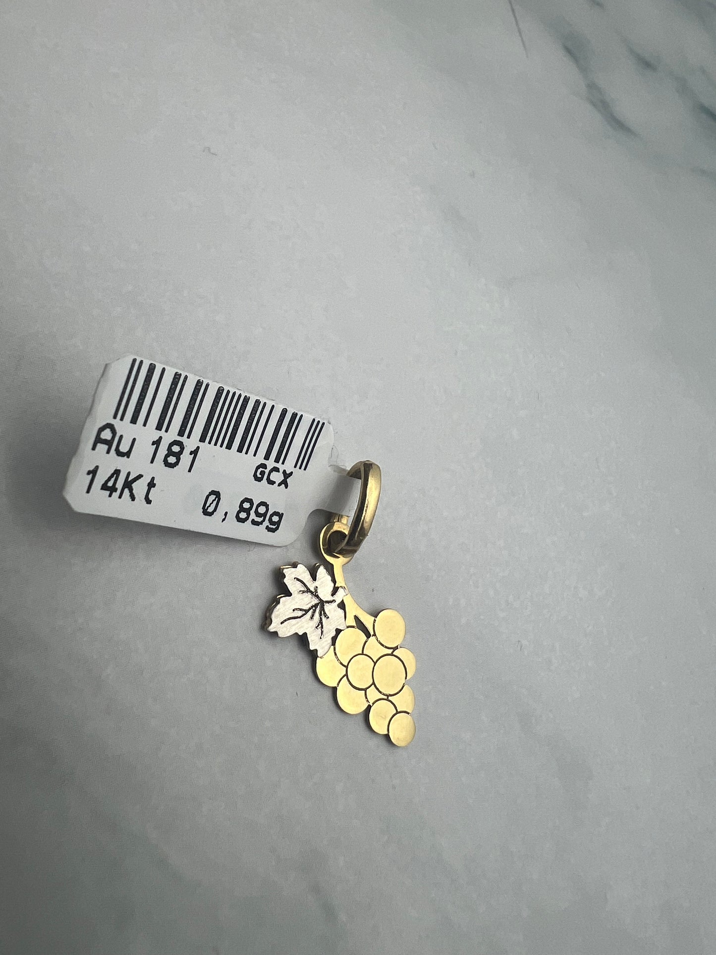 Szőlőfürt alakú arany medál