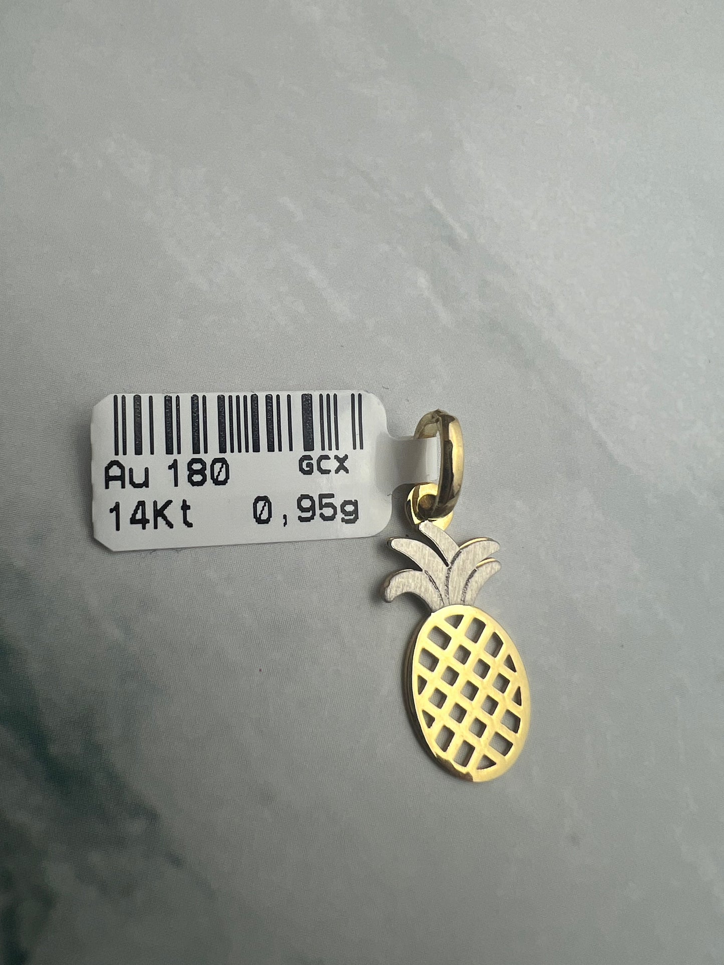 Ananász alakú arany medál