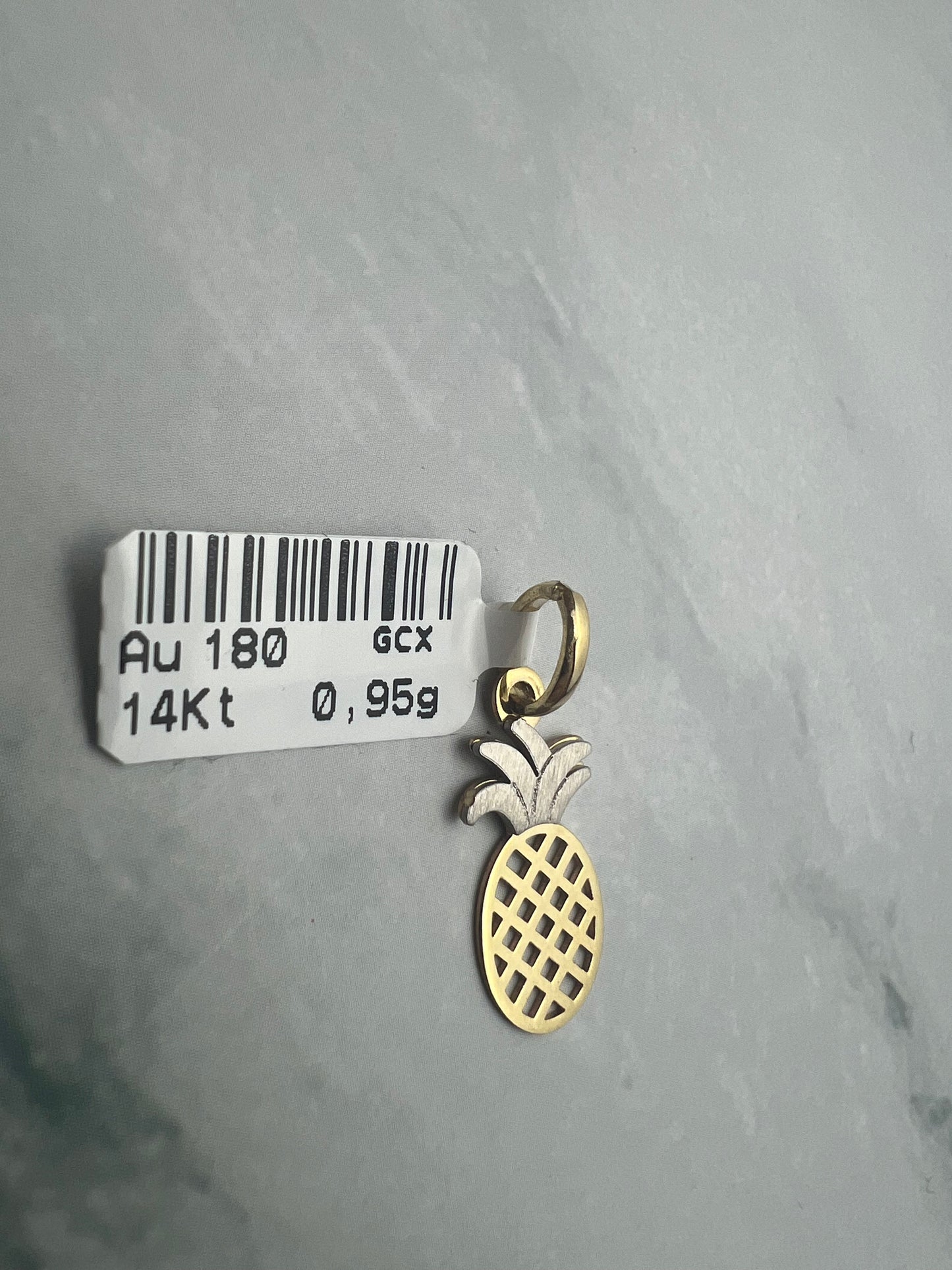 Ananász alakú arany medál