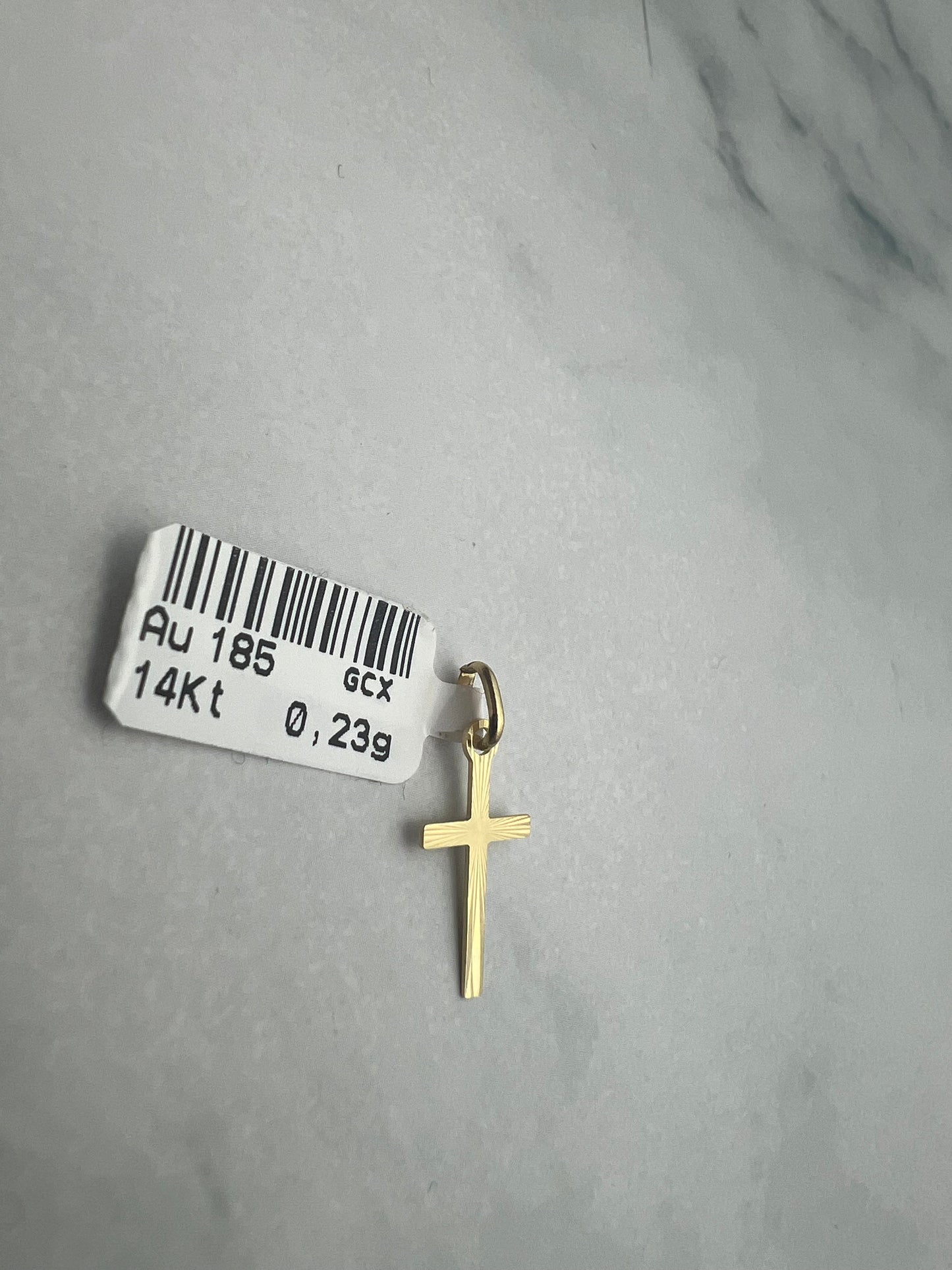 Kereszt arany medál metszett mintával