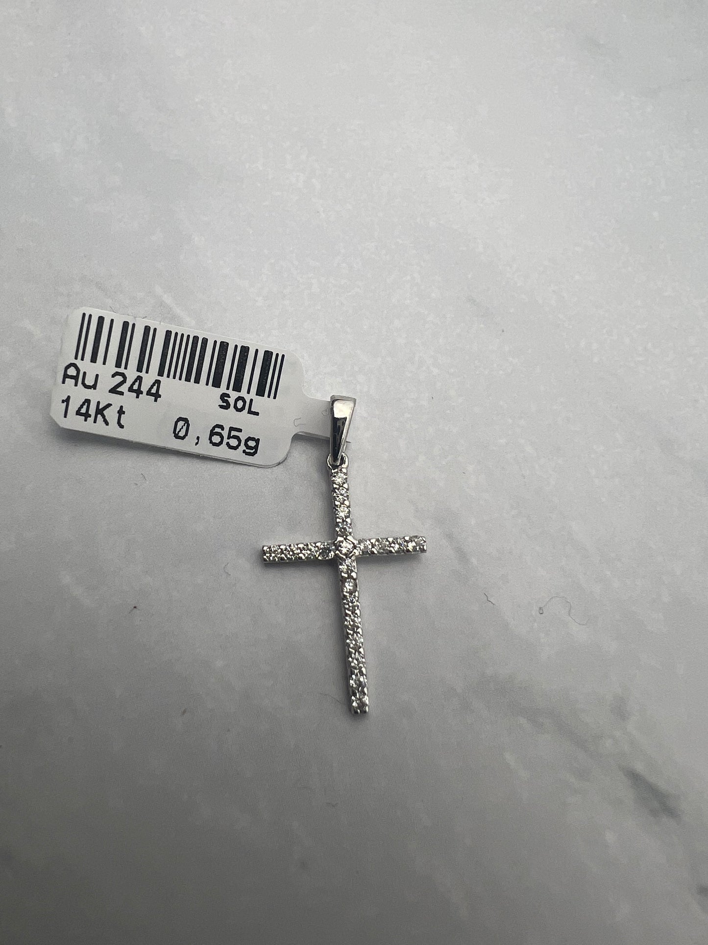 Kereszt fehérarany medál cirkónia kövekkel