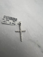 Kereszt fehérarany medál cirkónia kövekkel