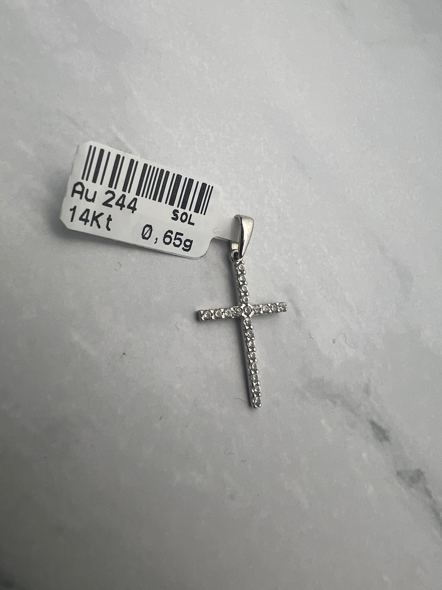 Kereszt fehérarany medál cirkónia kövekkel