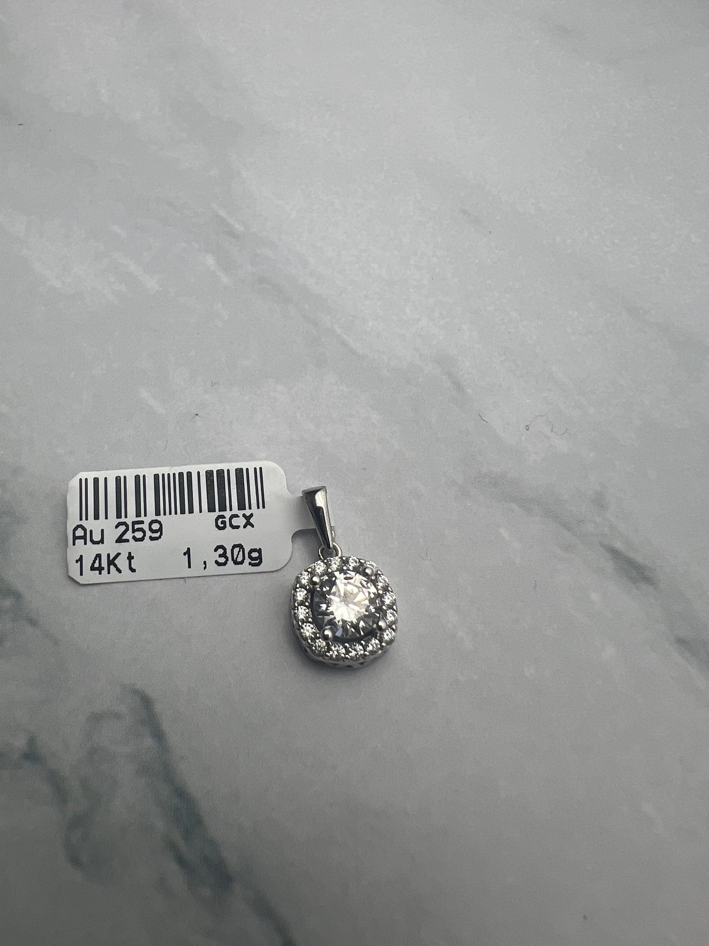 Köves fehérarany medál cirkónia kövekkel