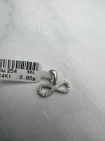 Végtelen fehérarany medál