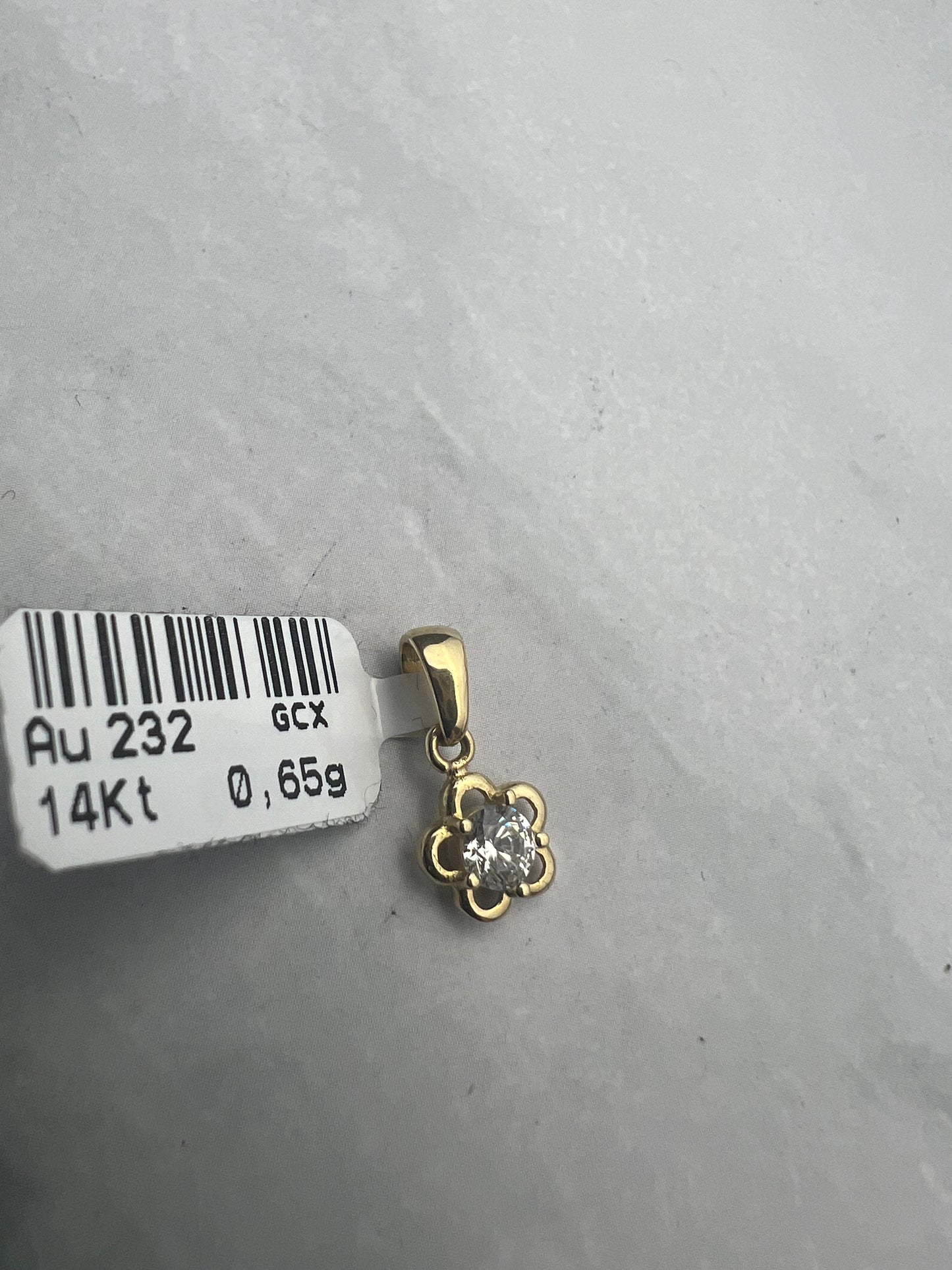 Kis virág arany medál cirkónia kővel