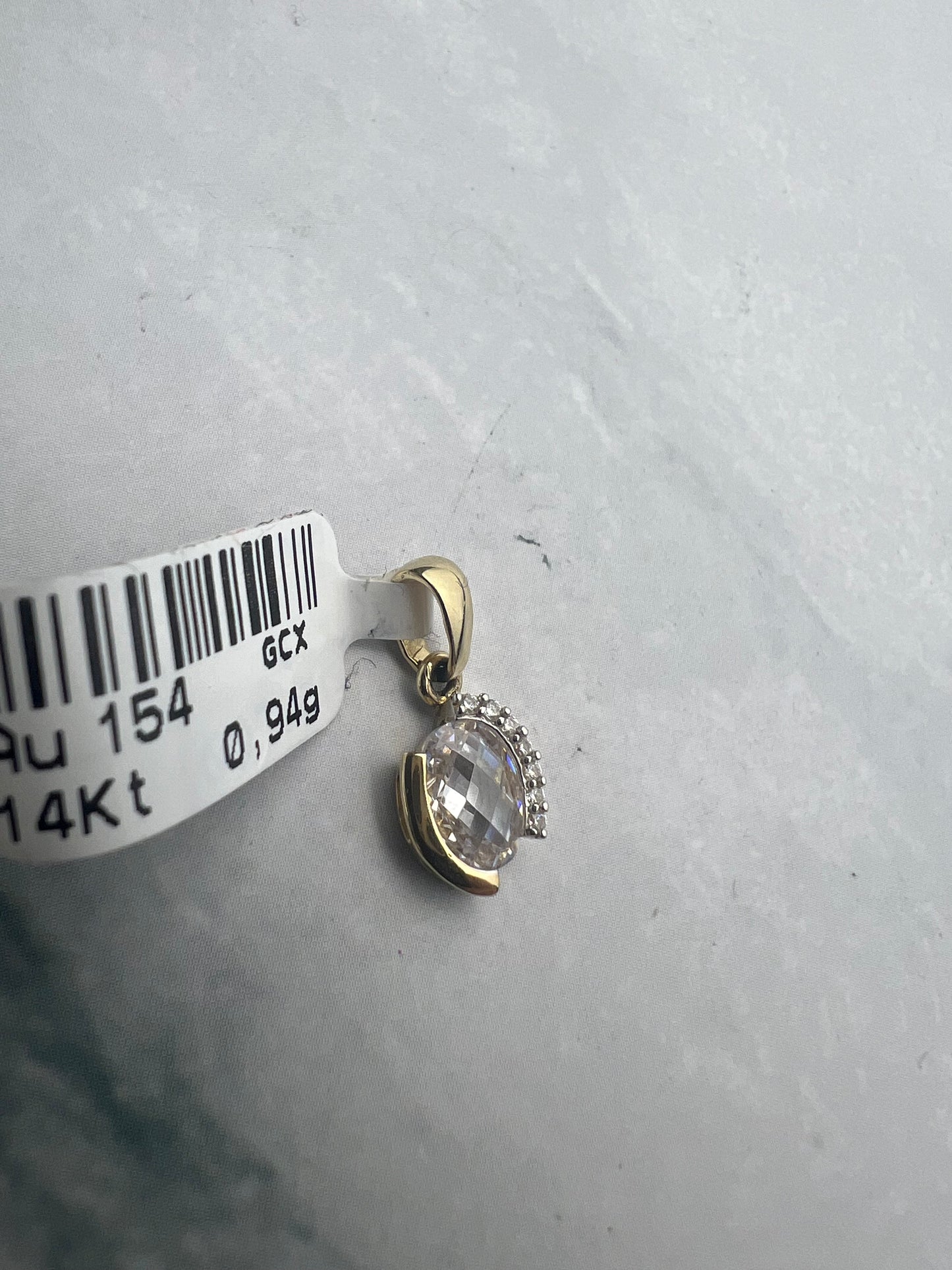 Cirkónia köves modern arany medál