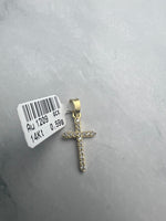 Elegáns kereszt arany medál cirkónia kövekkel
