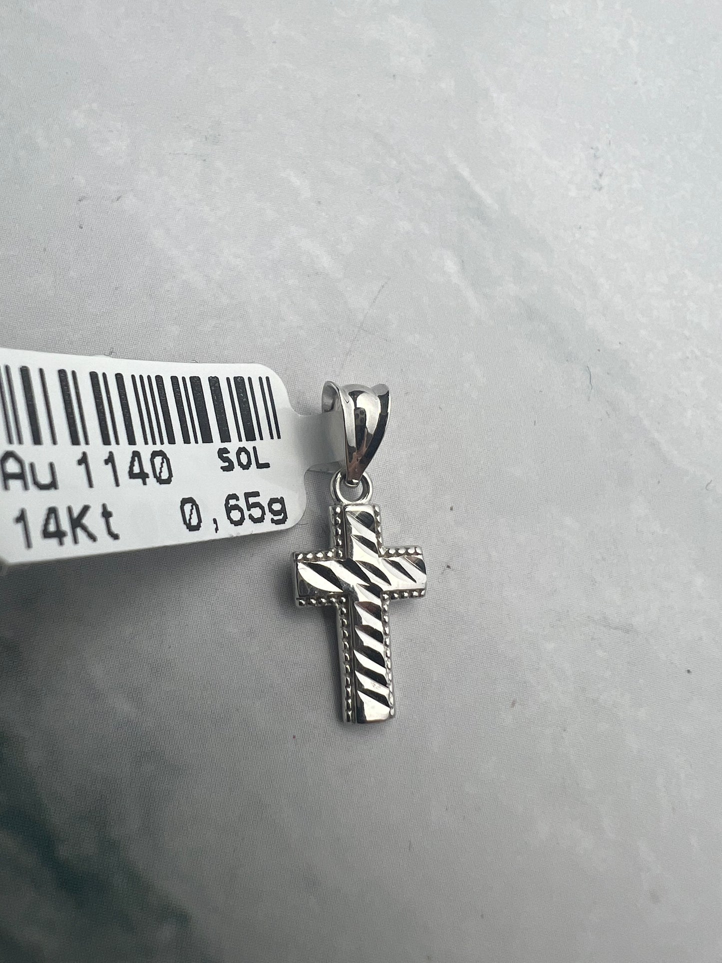 Kereszt medál fehéraranyból