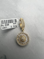Különleges arany medál cirkónia kövekkel
