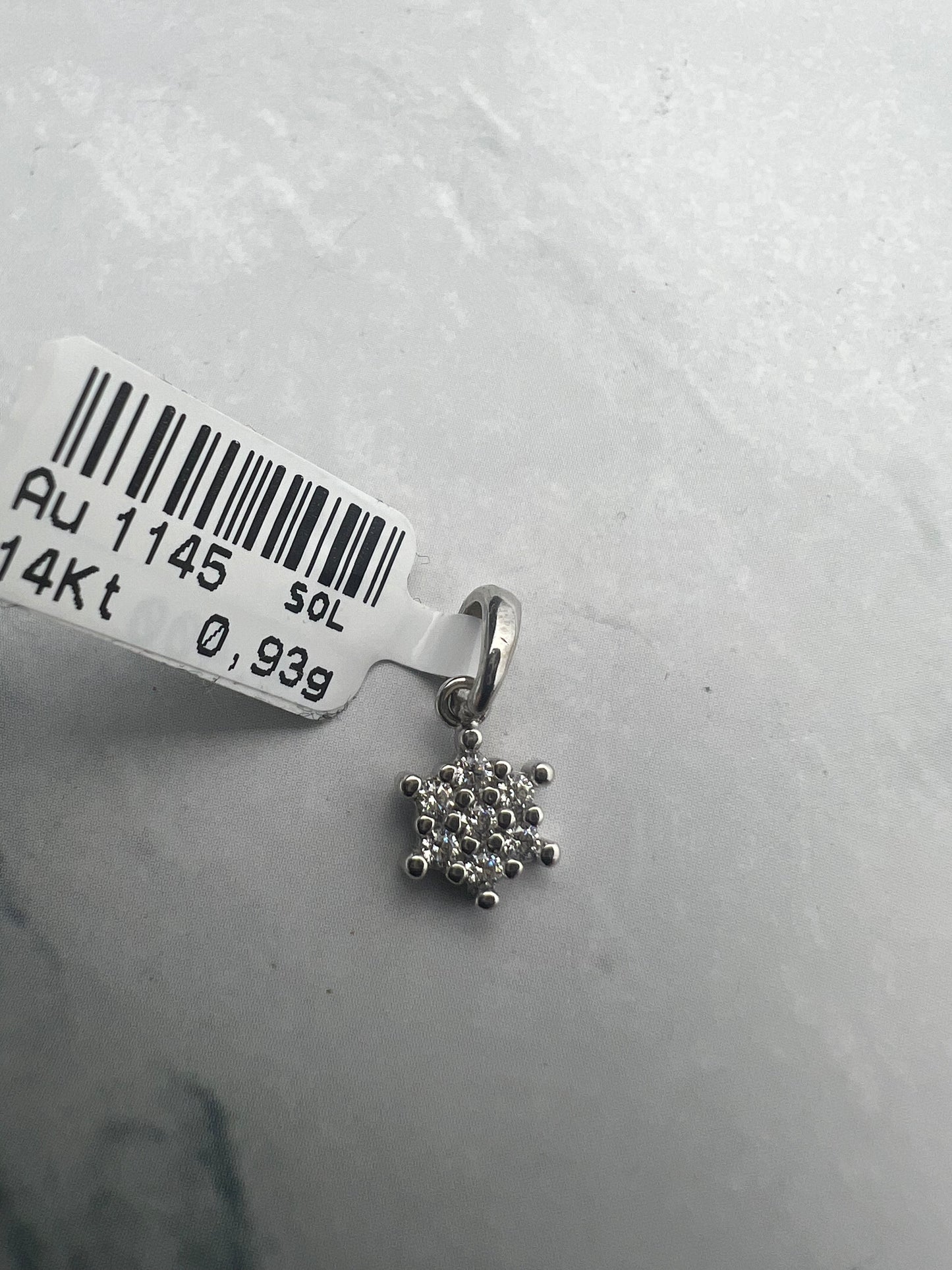 Fehérarany medál cirkónia kövekkel