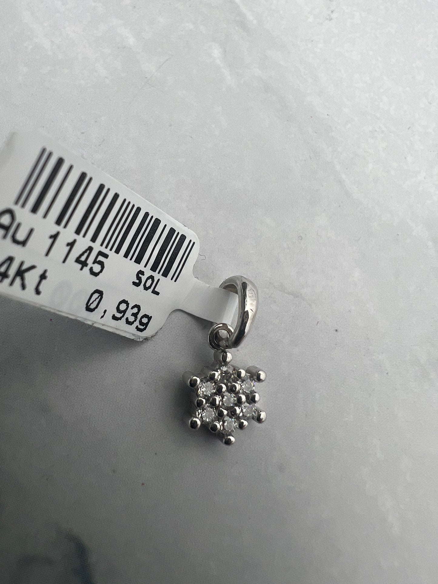 Fehérarany medál cirkónia kövekkel