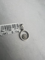 Kör alakú fehérarany medál, belül cirkónia kövekkel