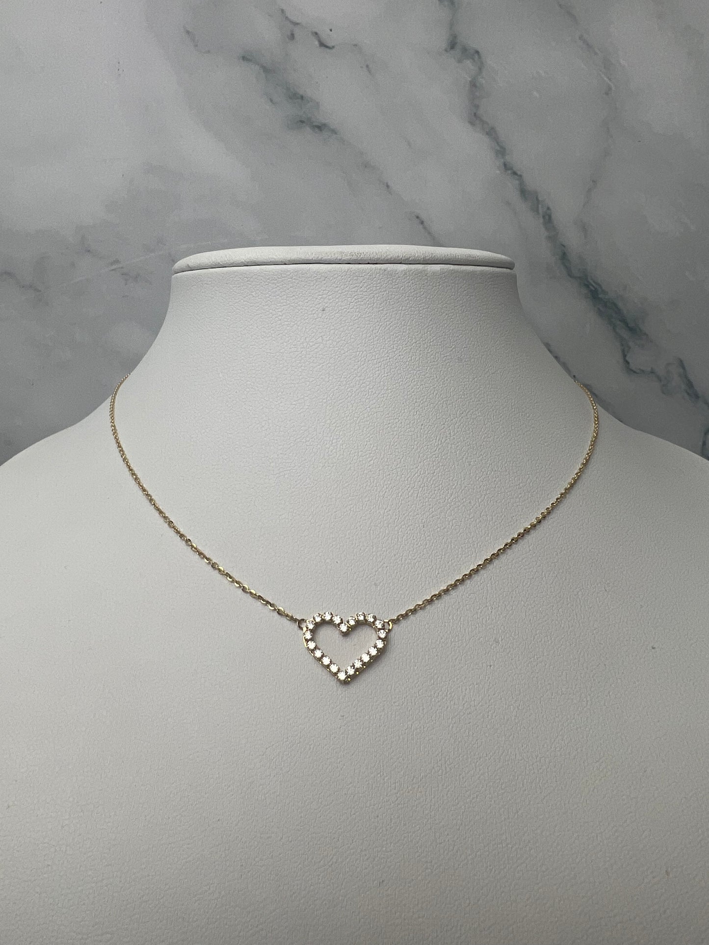 Beépített köves szíves arany nyaklánc