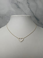 Beépített köves szíves arany nyaklánc