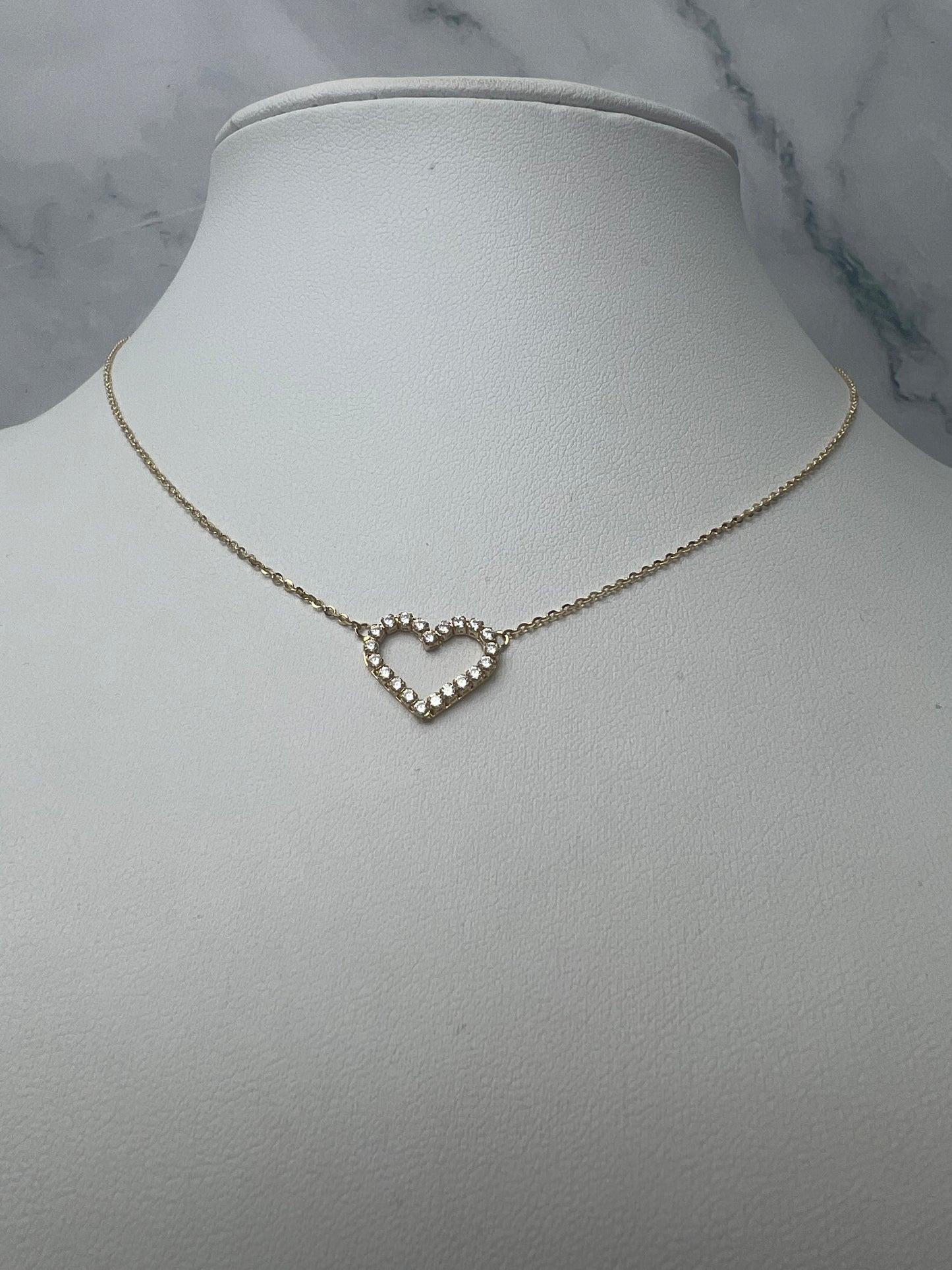 Beépített köves szíves arany nyaklánc