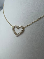 Beépített köves szíves arany nyaklánc