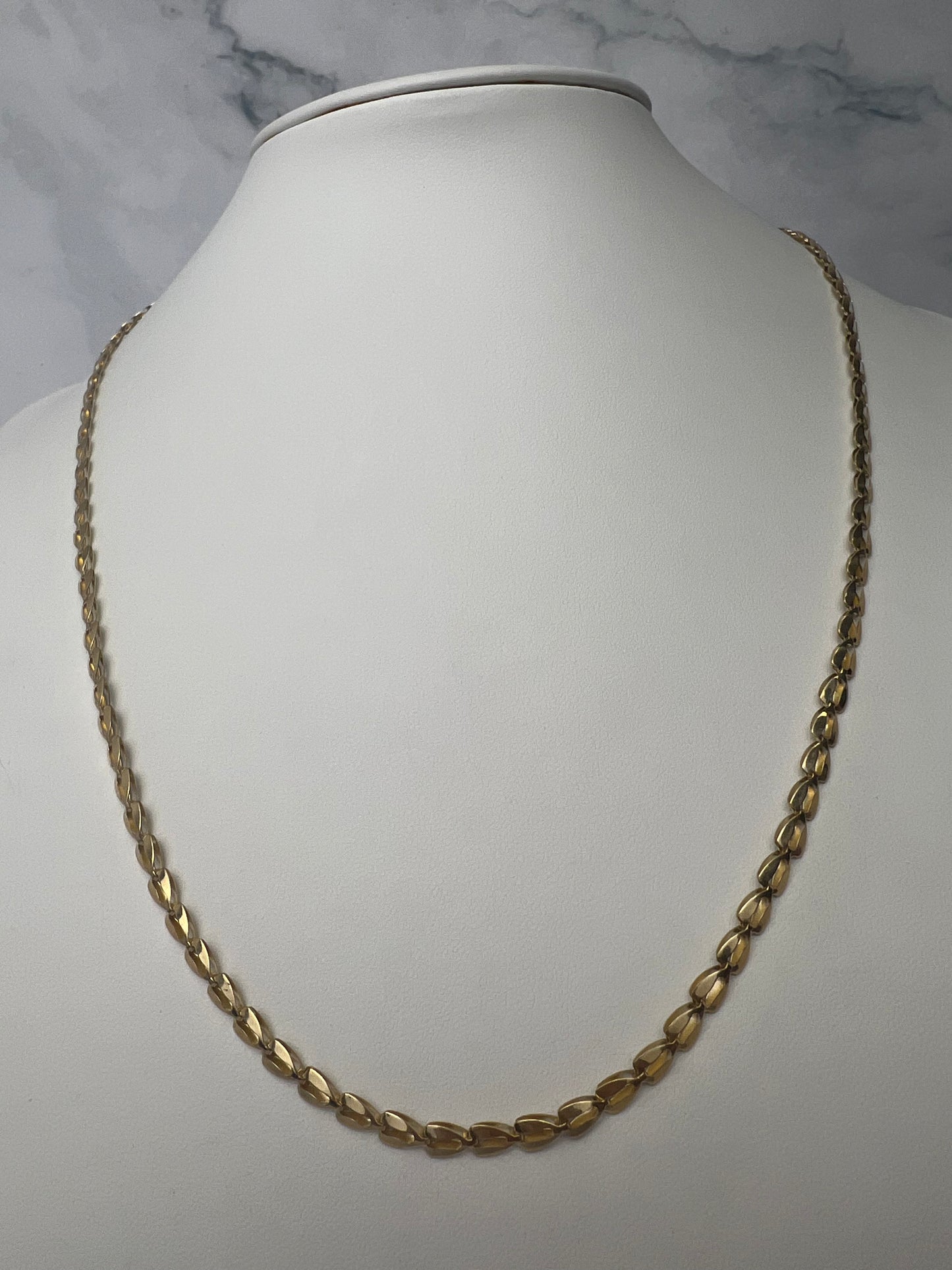 Háromszög szemes fűzött fazonú arany nyaklánc