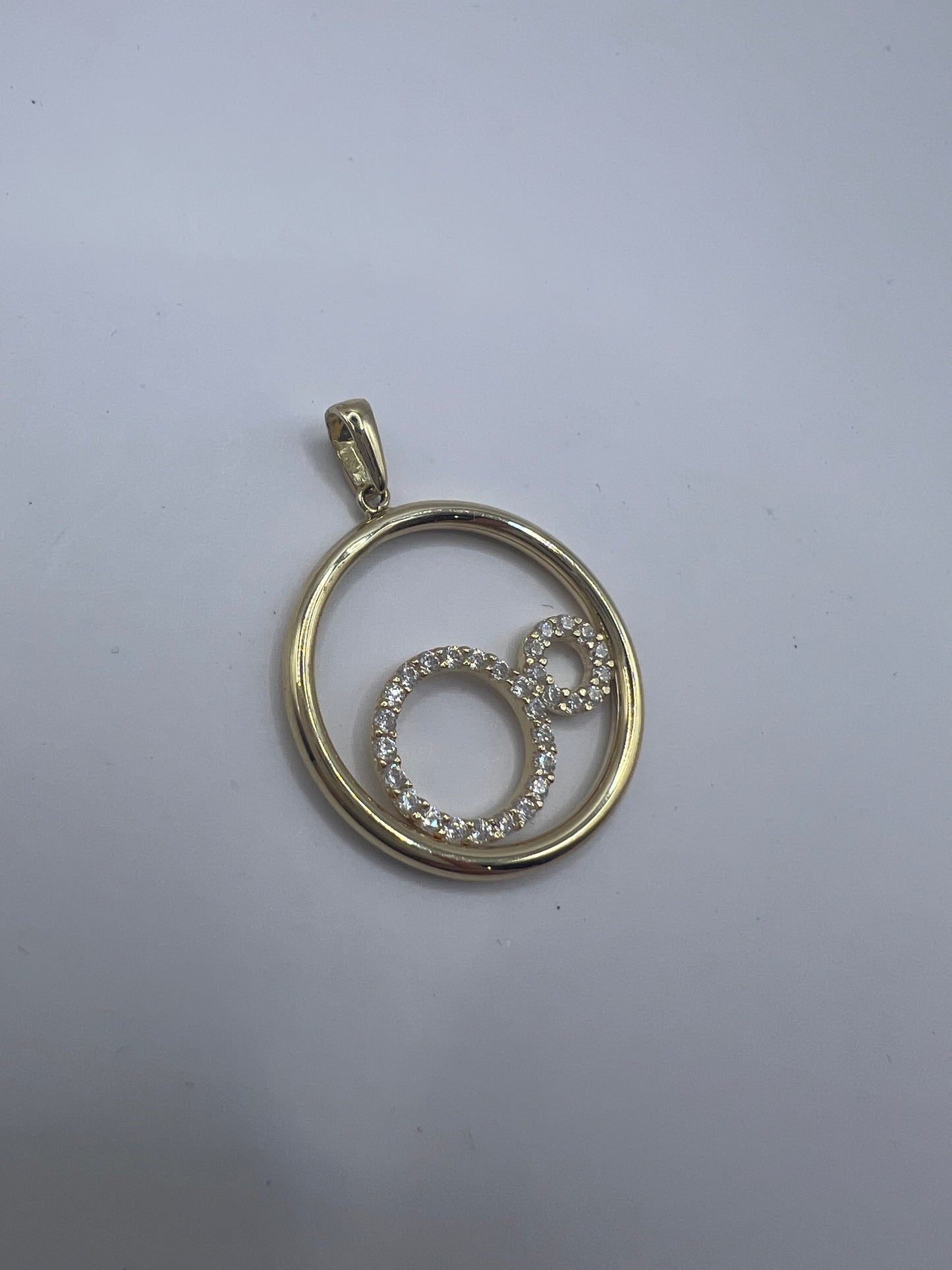 Cirkónia köves karikás arany medál