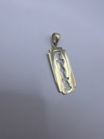 Penge alakú arany medál