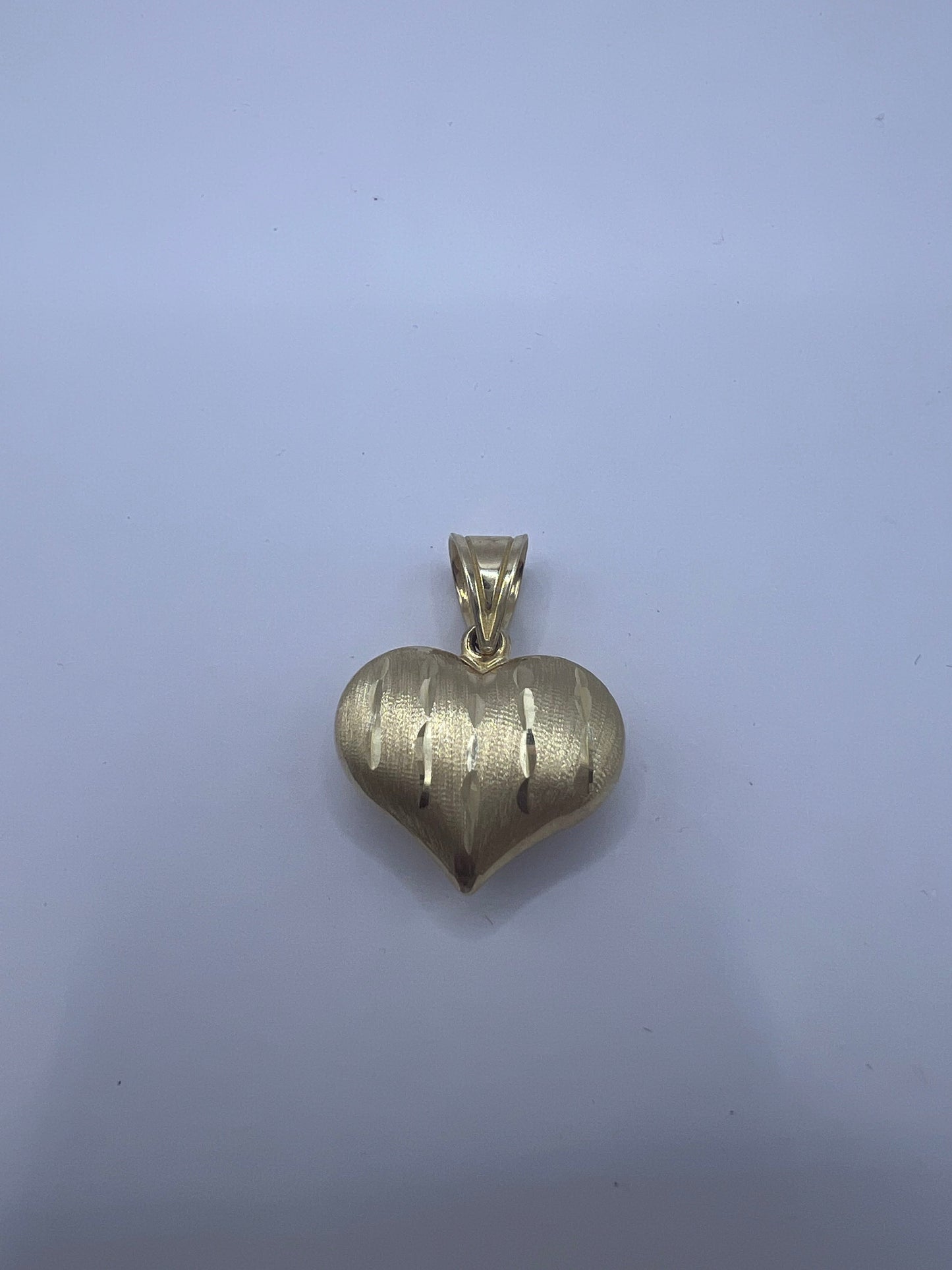 Pufi csíkos szív arany medál