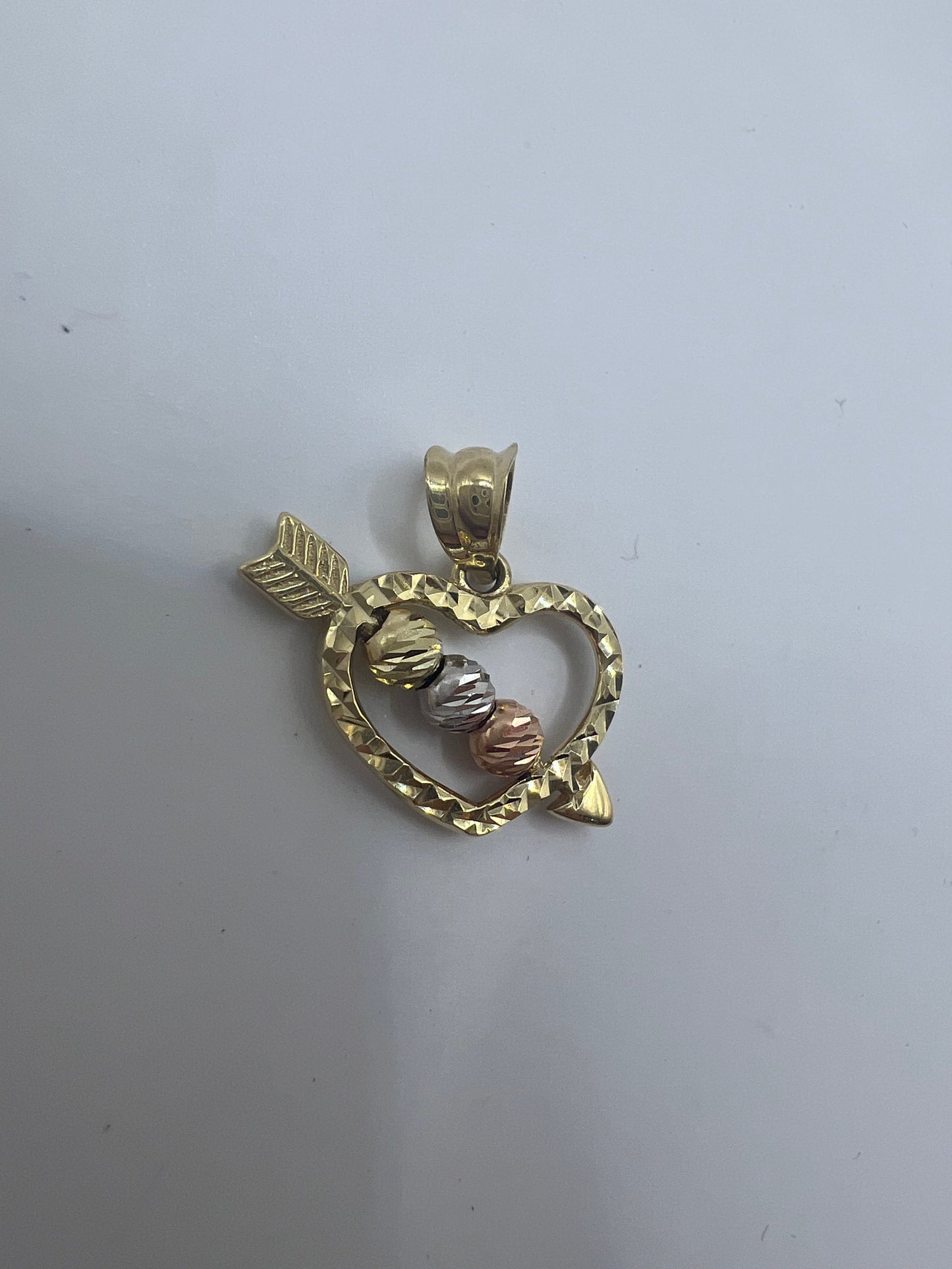 Tricolor gömbös szív arany medál